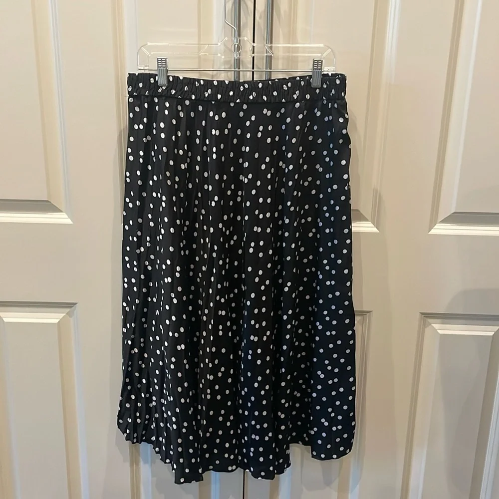 Women's High Waisted Polka Dot Pleated Skirt  Black/White L